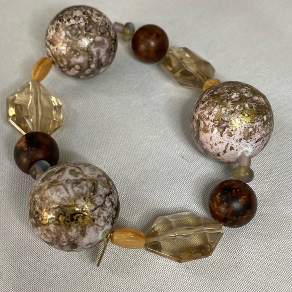 Group of chunky funky neutral stretch bracelets - Picture 7 of 12